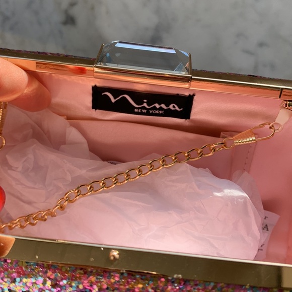 NINA Shoes metallic clutch - Picture 4 of 4